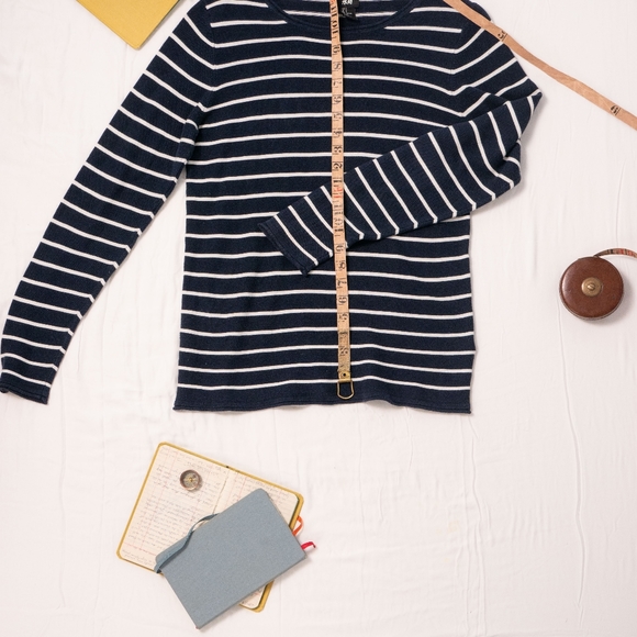 H&M Men's Sweater- Navy and White Stripe - Picture 3 of 5